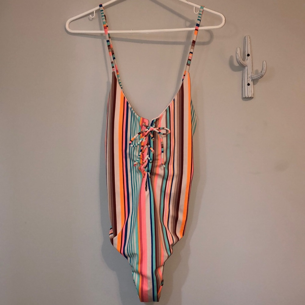 Do you write  one piece bathing suit